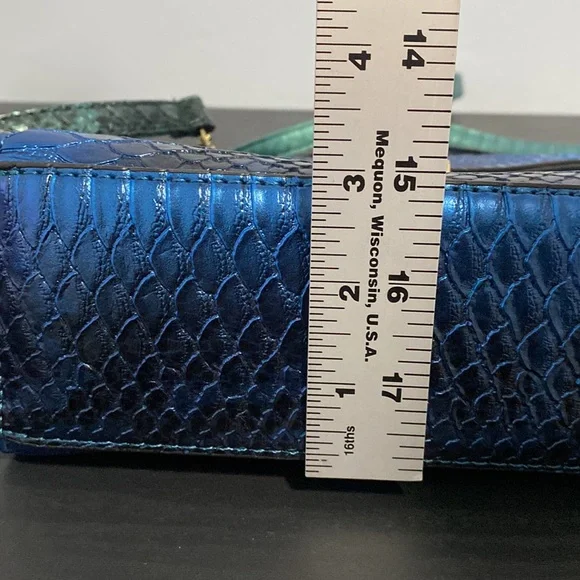 Faux Snakeskin Crossbody Bag - Picture 13 of 14